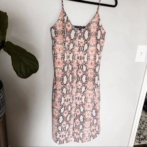 BUNDLE 3/$10 ❗️ Snake print button up dress